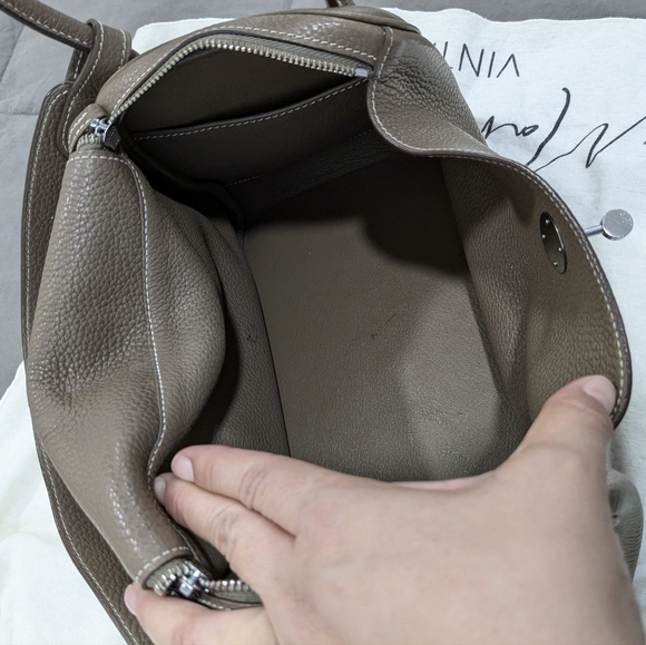 Elegant Brown Satchel Bag - Picture 9 of 16